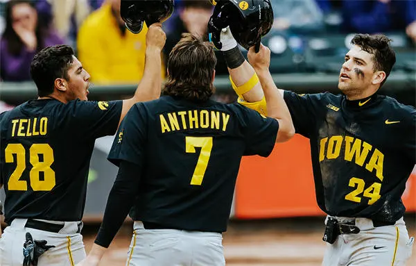 Iowa Hawkeyes Custom Black Iowa two-Button Pullover Baseball Game Jersey