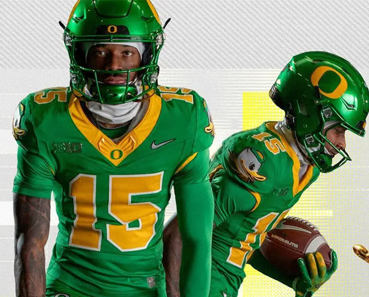 Mens Oregon Ducks #15 Dylan Raiola GANG GREEN Retro Football F.U.S.E. Limmited Jersey