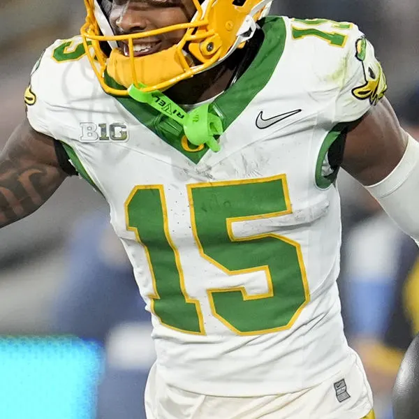 Mens Oregon Ducks #15 Dylan Raiola White MIGHTY OREGON Football F.U.S.E. Limmited Jersey