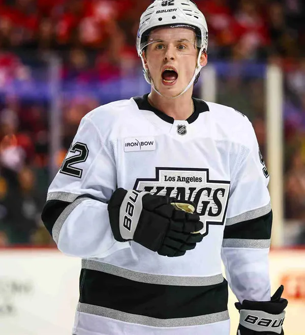 Mens Los Angeles Kings #92 Brandt Clarke Fanatics White Away Premium Player Jersey