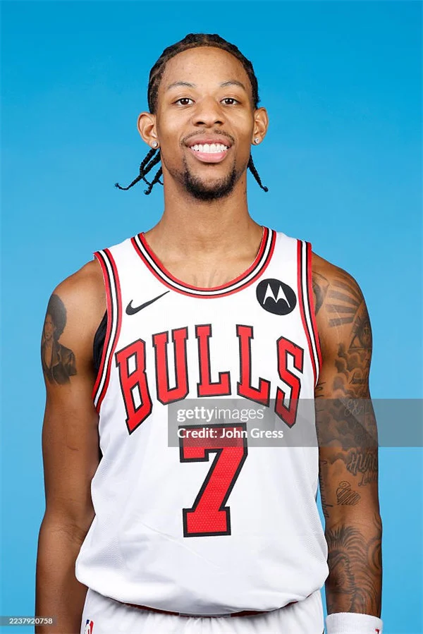 Mens Chicago Bulls #7 Dalen Terry White Association Edition Jersey